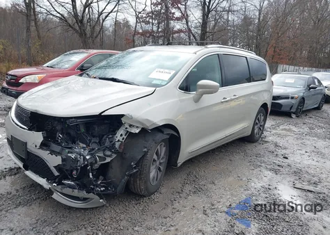 2019 Chrysler Pacifica Touring L Plus z USA, uszkodzony, nr VIN 2C4RC1EG7KR702464